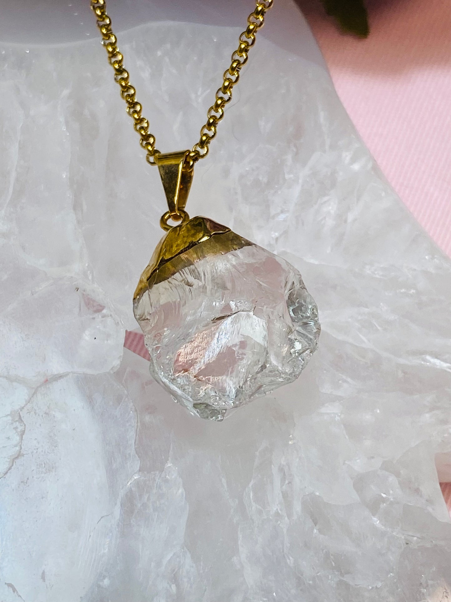 Pendentif Pureté en Pierre Brute Clear Quartz Trempé Or 18K