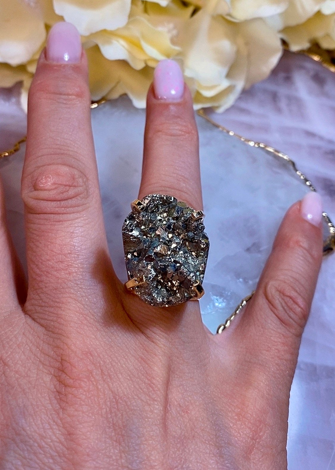 Bague Glamour Ovale en Pierre Pyrite Brute Arc (Medium size)